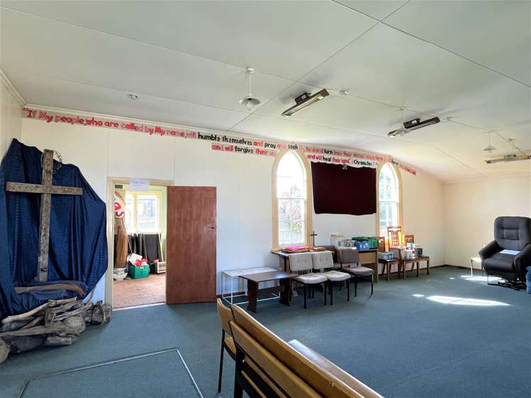 35 Main Road Owaka_5