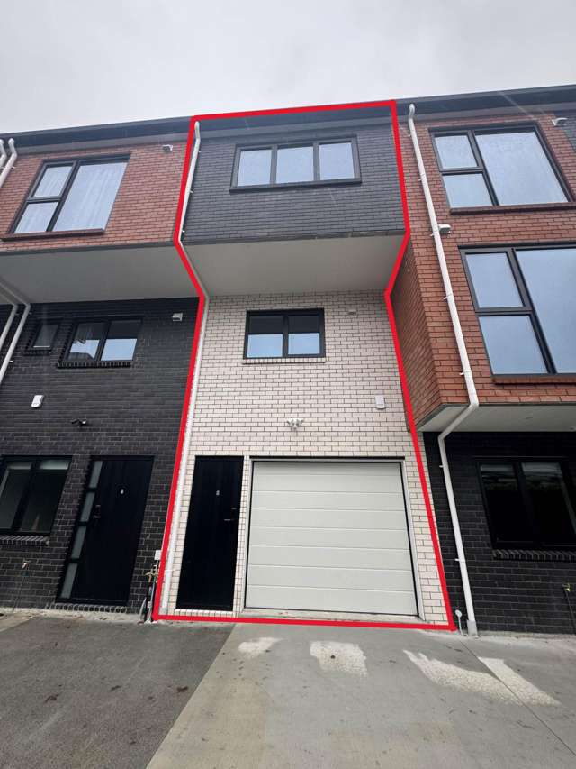 Modern & Comfortable Living in the Heart of Mt...
