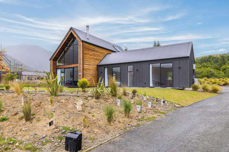 50 Luge Loop Castle Hill_18