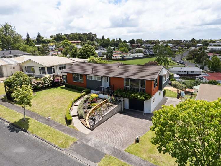 6 Glamis Avenue Dinsdale_24