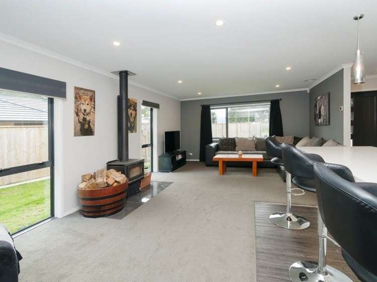 11a Kelso Grove Kelson_11