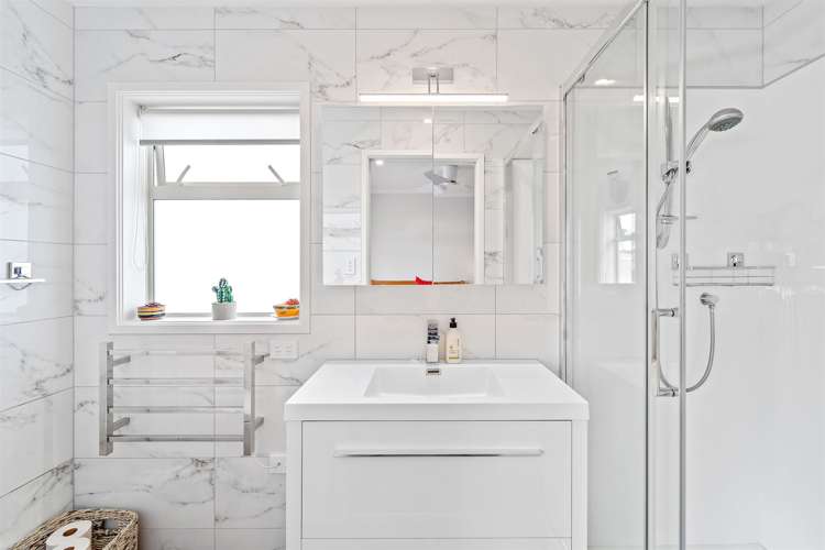 1 Waitaha Close Orewa_13