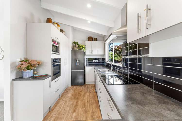 4 Lord Auckland Road Wakefield_4