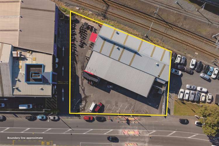8 Station Road Penrose_10