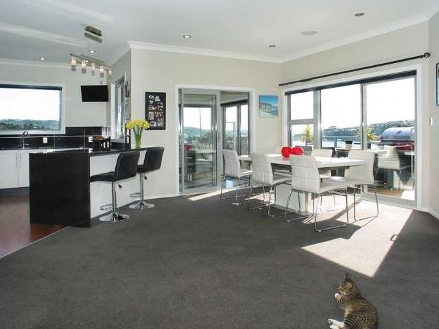 1 Hollyford Place Aotea_2