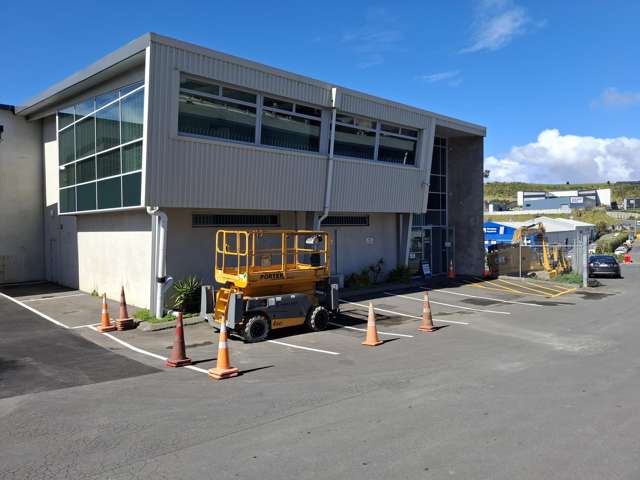 Prime Industrial Unit for Lease in Silverdale