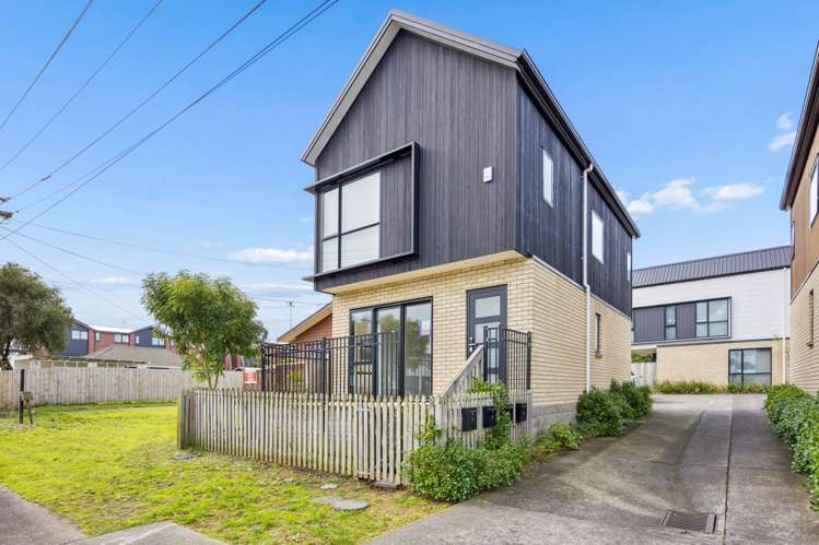 1/11 Karamu Street Te Atatu Peninsula_0
