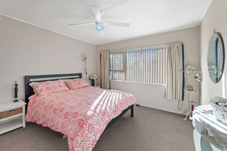 3/50 Kenderdine road_3