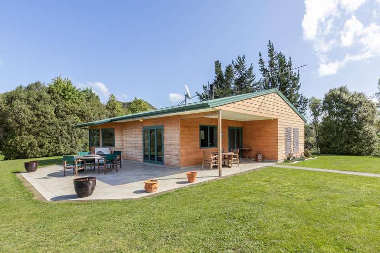 222 Mackenzie Road Kahuranaki_1