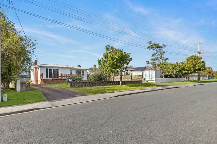 102 & 104 Matipo Road_4