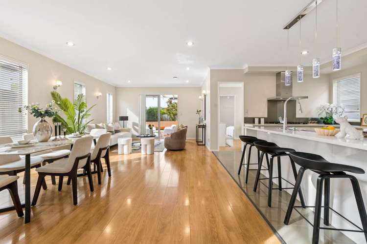 4 Sunglade Grove Flat Bush_8