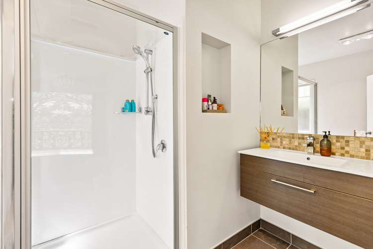 68 Victory Road Laingholm_18