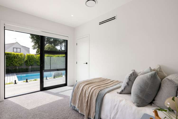 788 River Road Chartwell_8