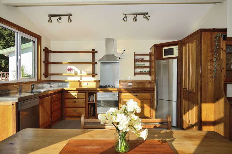 10 Kuku Avenue Mahia_15