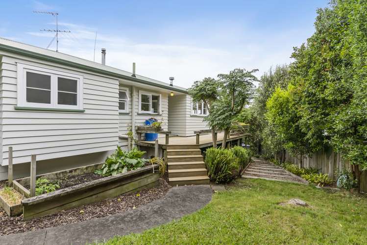 17 Shelly Bay Road Beachlands_35