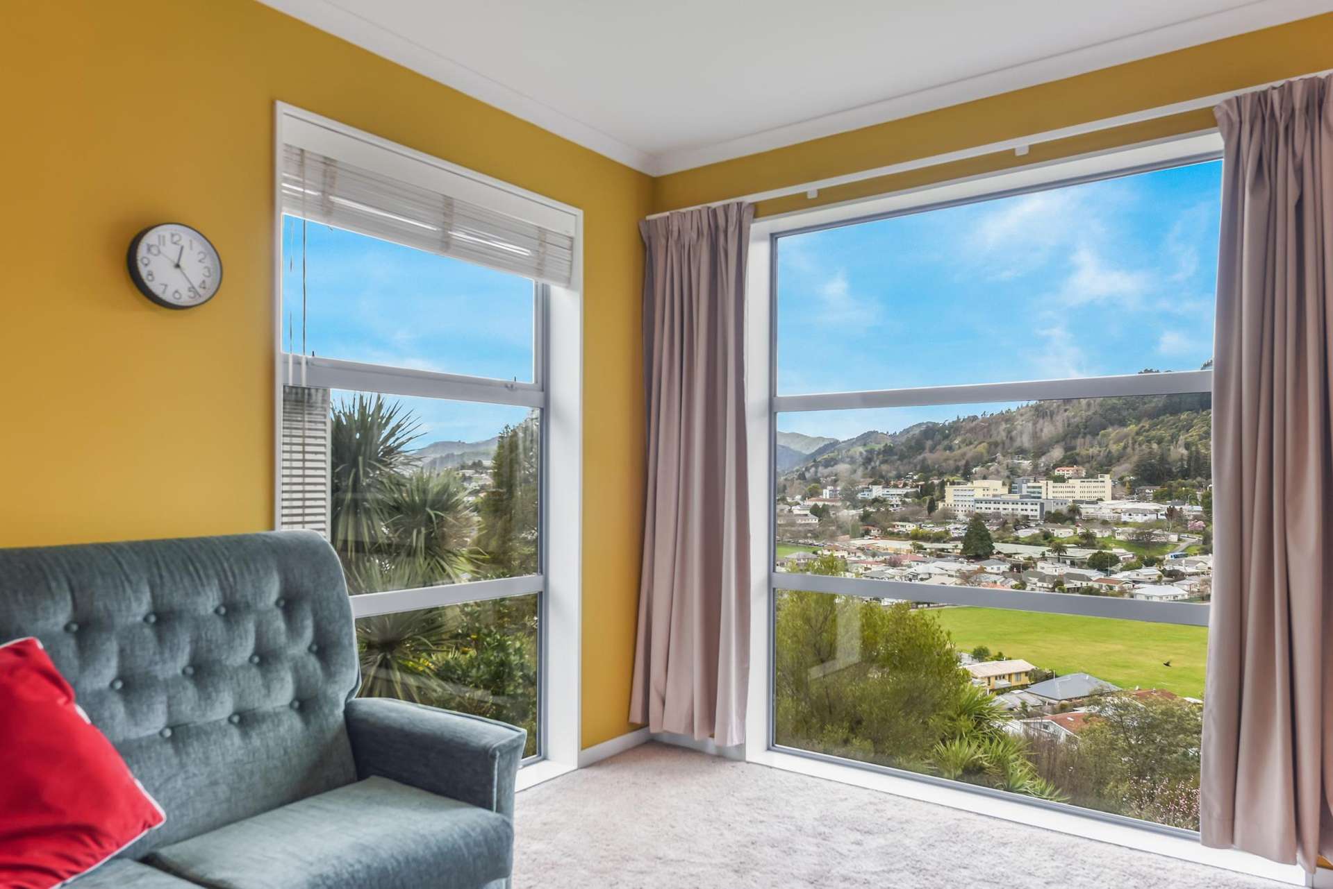 33 Jenner Road Toi Toi_0