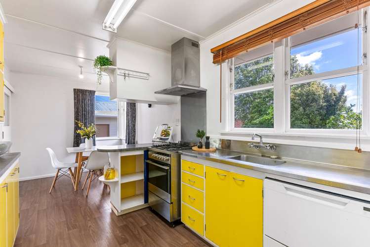 2 Christopher Way Paparangi_8