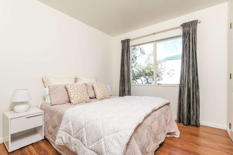 12 Lasque Place Glen Eden_8