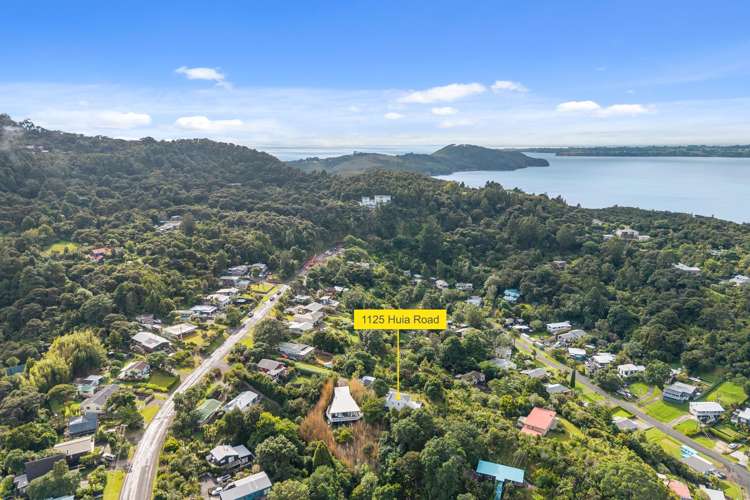 1125 Huia Road Huia_23