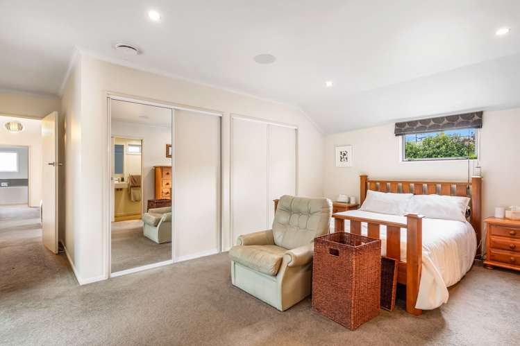 10 Neale Avenue Stoke_15