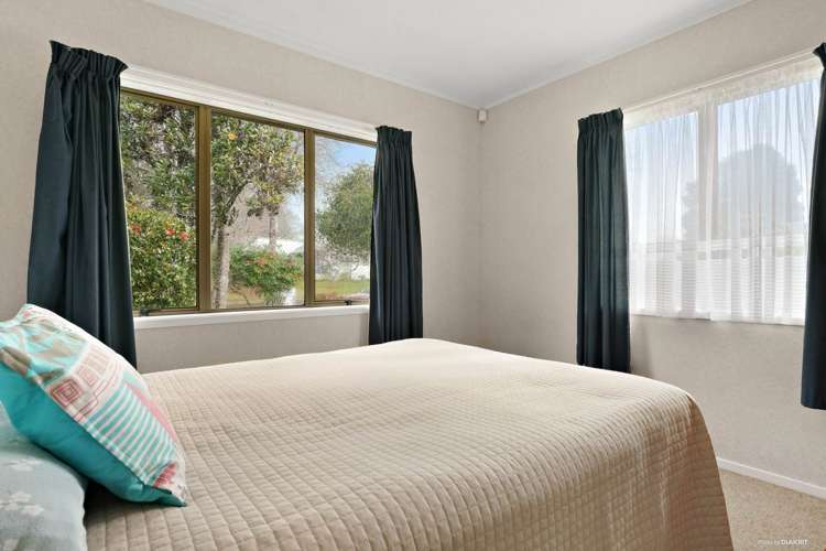 18 Muirfield Street Wattle Downs_8