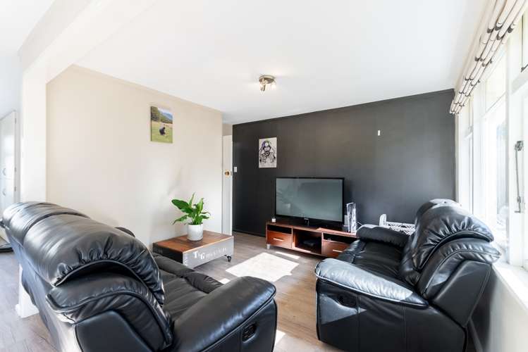 7 Boys Place Shirley_5