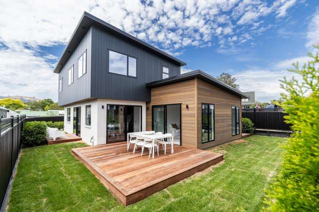 New executive townhouse, refined Village living