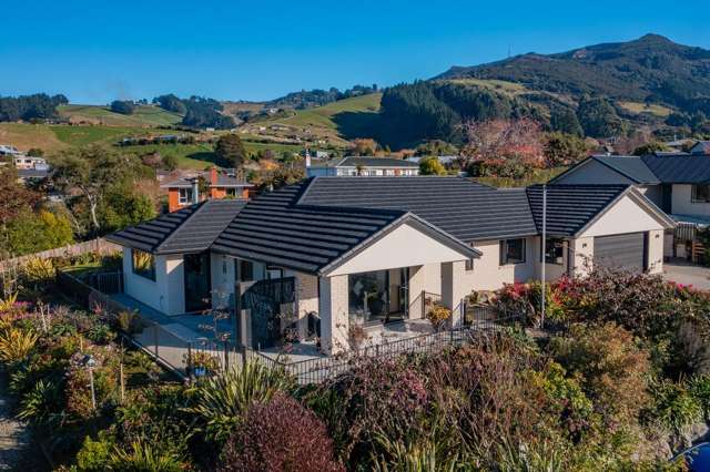 Luxury Living With Stunning Harbour Views