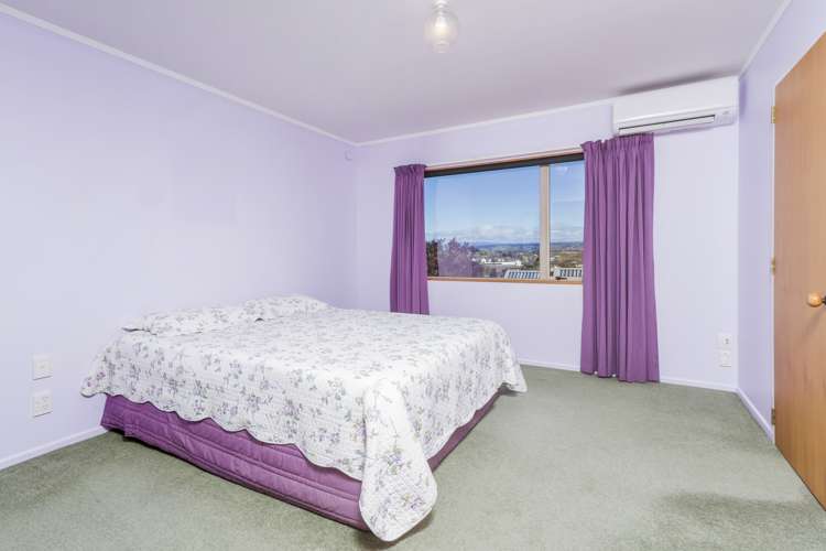 64 Olympus Way Richmond_9