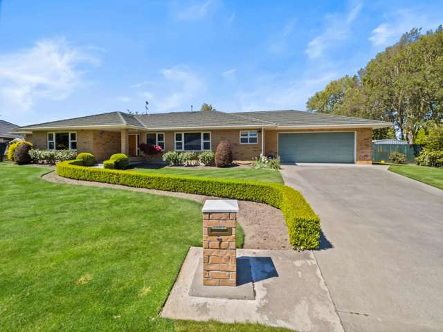 Sought after Allenton location