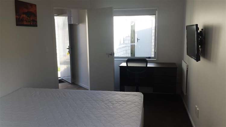 2D/7 Snead Place 1076_5