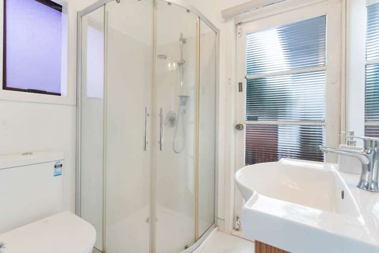 1/11 Richard Avenue Bucklands Beach_10