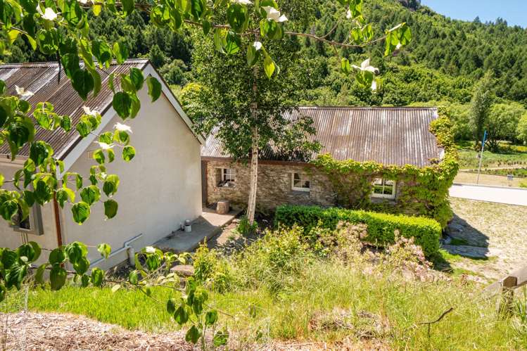 7 Gala Burn Lane, The Croft Arrowtown_16