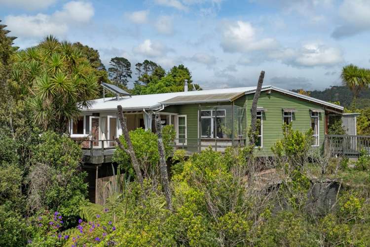 320 Forest Hill Road Waiatarua_2