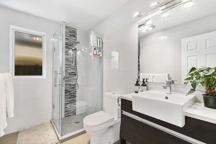 111b Moore Street Howick_17