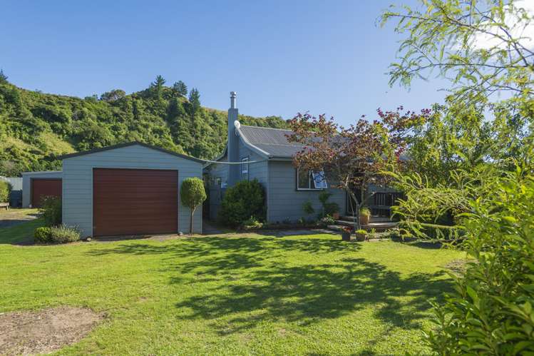 1 Forster Street Tolaga Bay_9