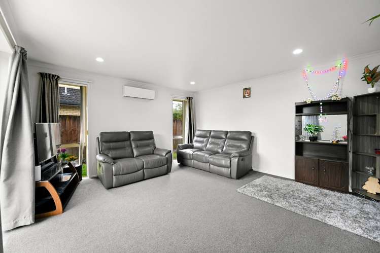 221 Old Farm Road Hamilton East_5