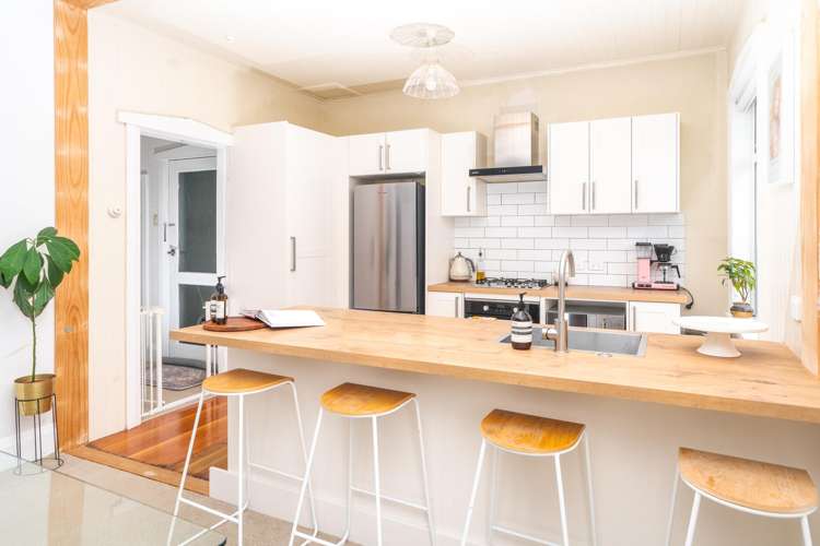 11a Retter Street Paparangi_11