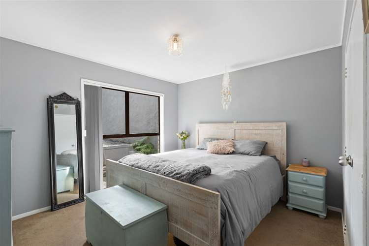 2/36 Greendale Spur Glenfield_13