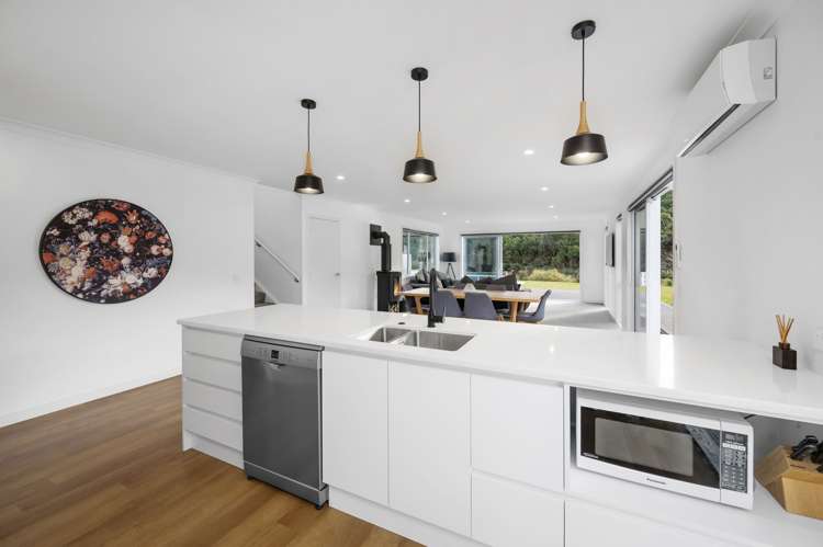 42 Pukeko Way Kinloch_4