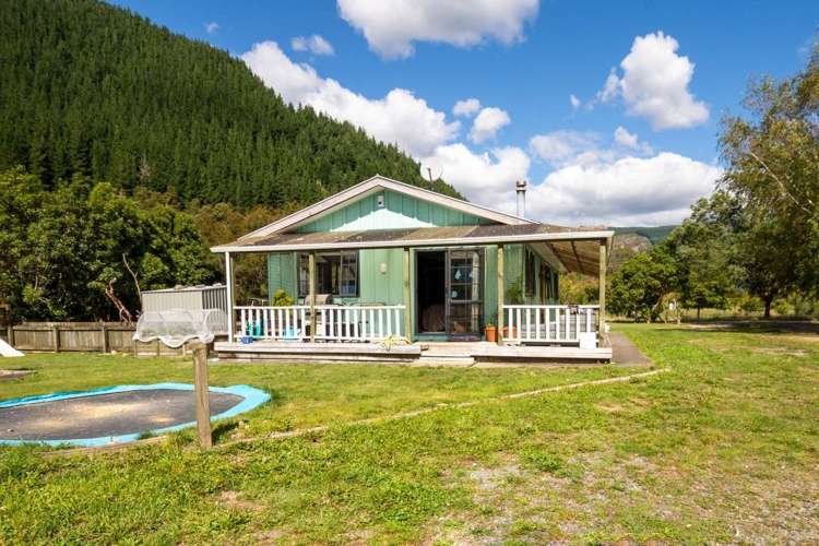 137 Wakamarina Road Havelock_10
