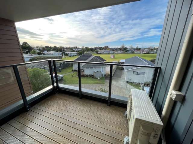 214/8 Gray Avenue Mangere East_4