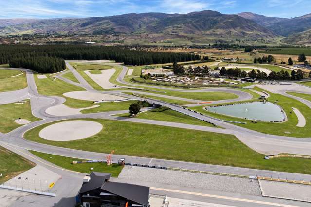 8 Le Mans Grove Cromwell_2