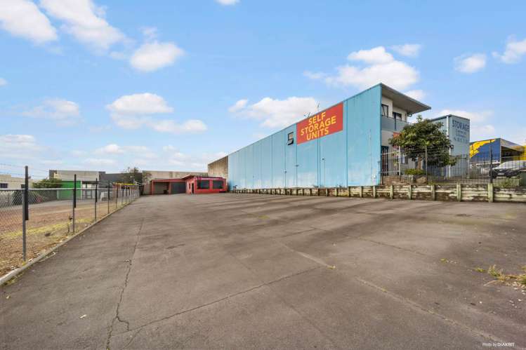 4095&4097 Great North Road Glen Eden_10