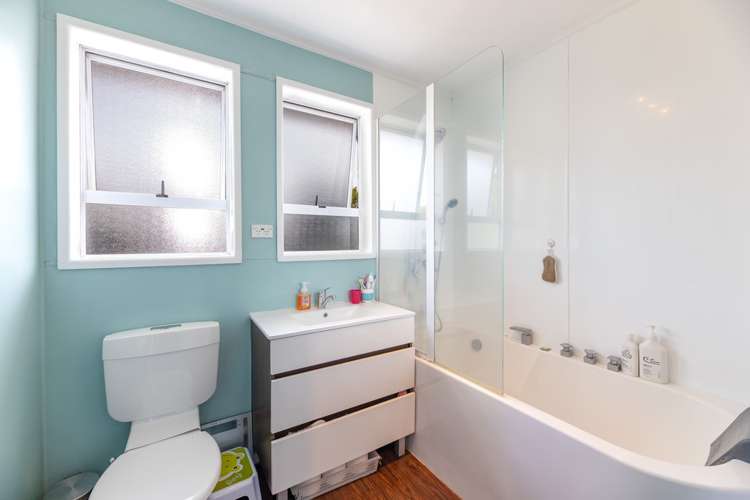 6 Avro Crescent Hornby_5