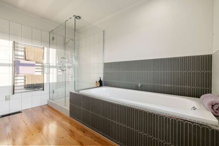 809 River Road Chartwell_27