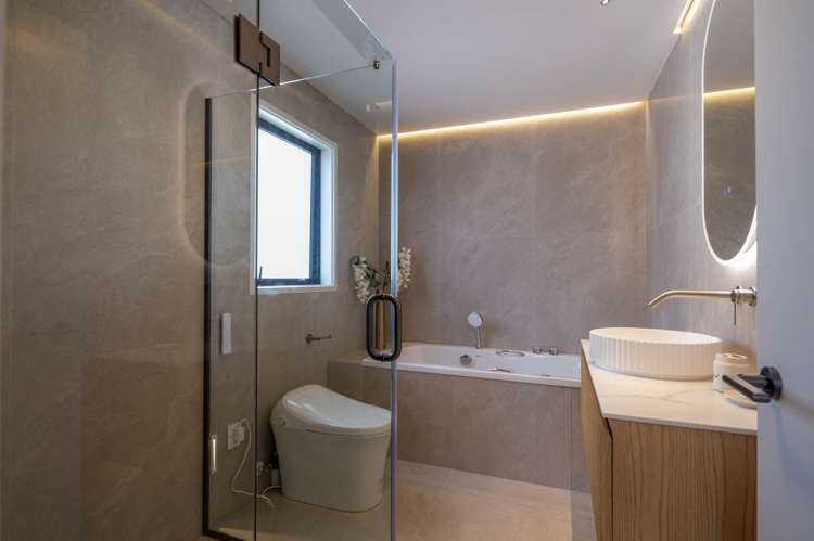 14 Headsail Drive Long Bay_23