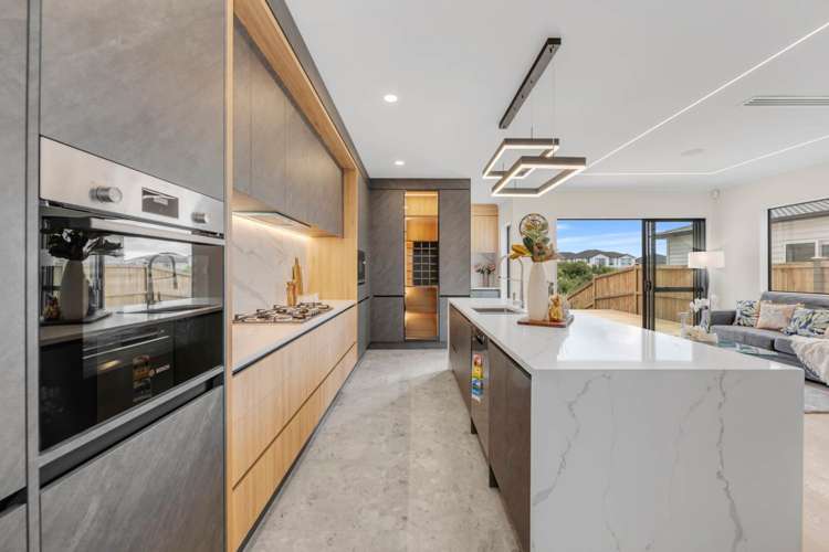 24 Ballyalton Crescent Flat Bush_3