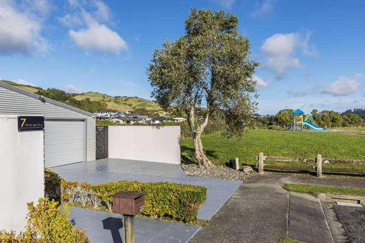 7 Pikitanga Close Tawa_6