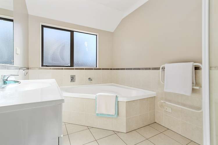 3 Baverton Drive Flat Bush_21